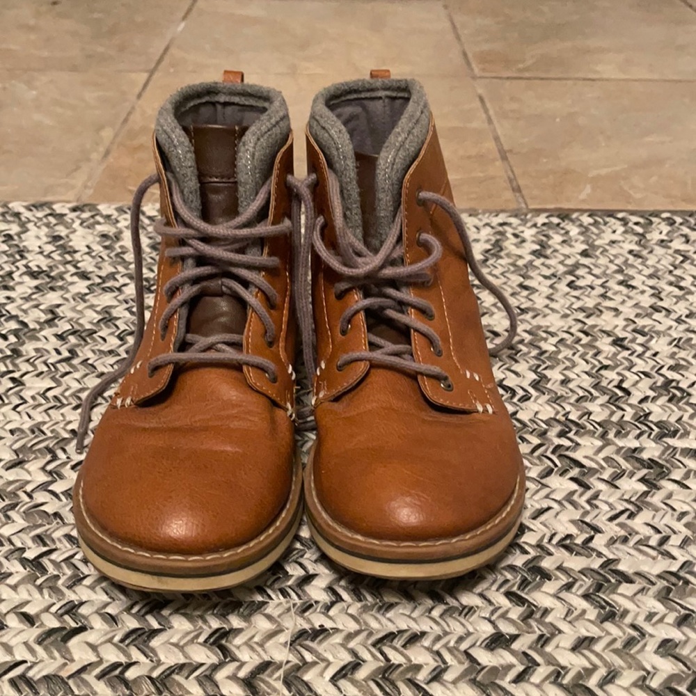 Boys boots